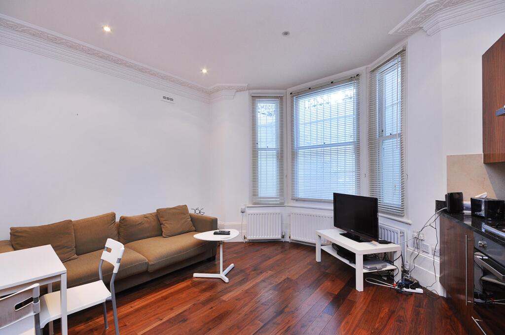 2 bed 1st Floor Flat for rent in Kensington. From Hamptons Sales - Parsons Green & Fulham