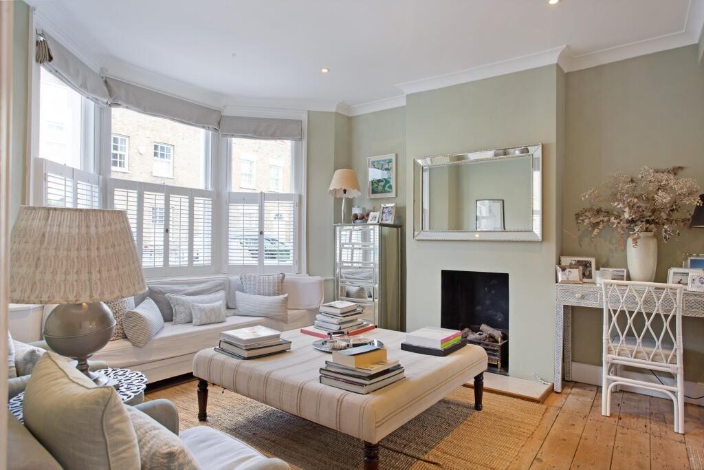 4 bed Mid Terraced House for rent in Fulham. From Hamptons Sales - Parsons Green & Fulham