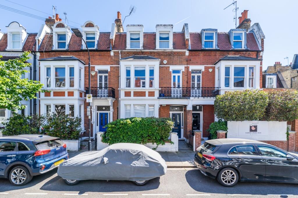 2 bed 1st Floor Flat for rent in Fulham. From Hamptons Sales - Parsons Green & Fulham 2 bed 1st Floor Flat for rent in Fulham. From Hamptons Sales - Parsons Green & Fulham