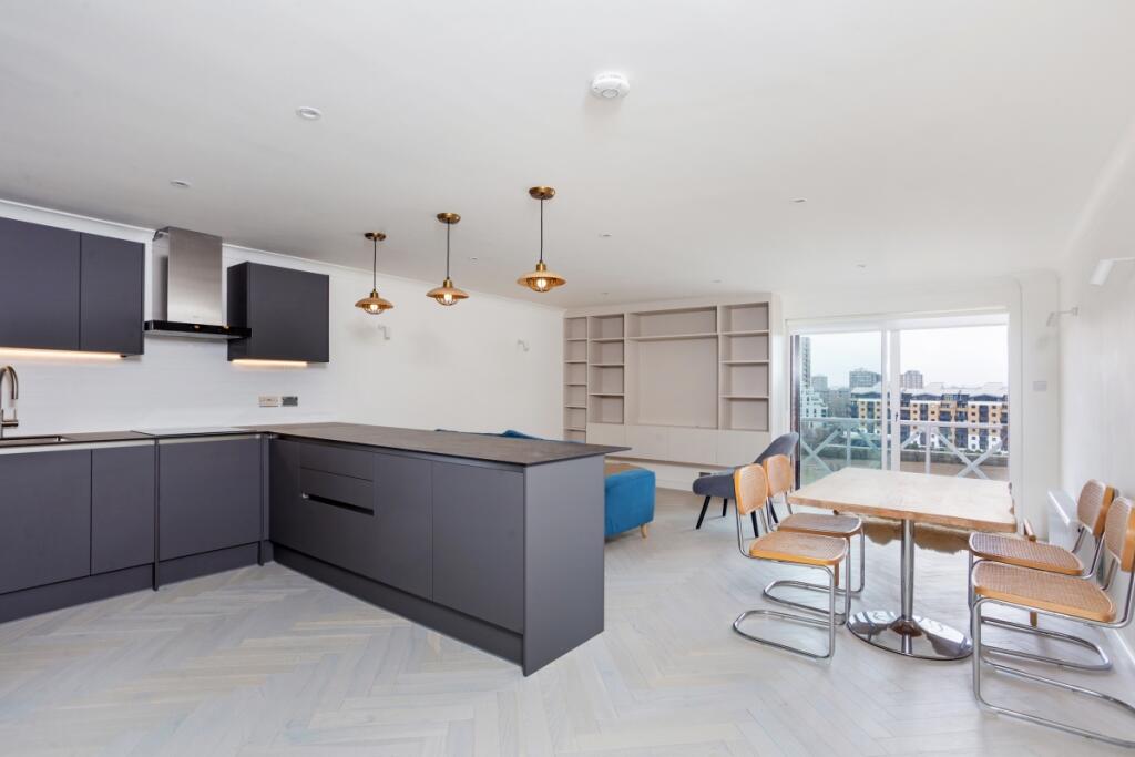 2 bed 1st Floor Flat for rent in Fulham. From Hamptons Sales - Parsons Green & Fulham