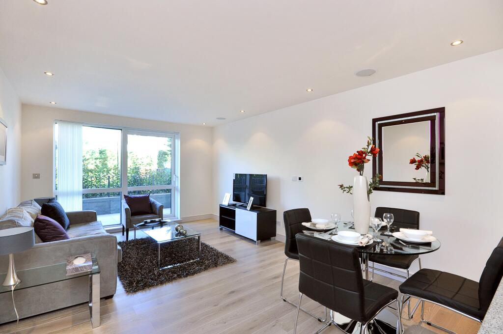2 bed Apartment for rent in Fulham. From Hamptons Sales - Parsons Green & Fulham
