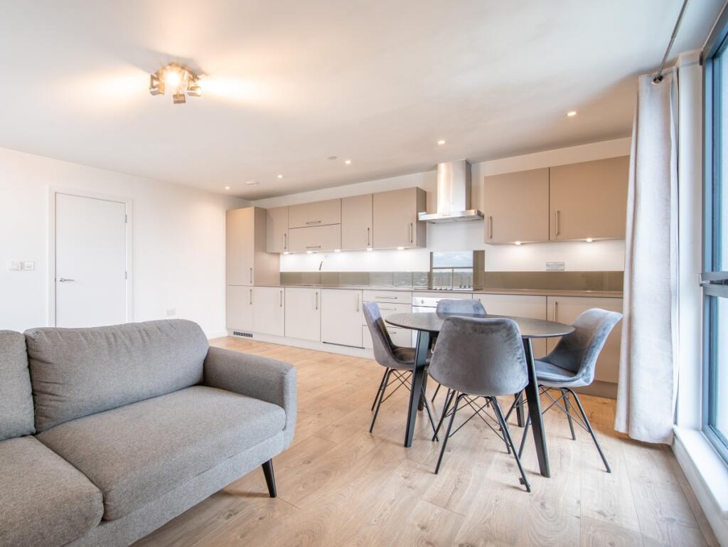 2 bed 1st Floor Flat for rent in Fulham. From Hamptons Sales - Parsons Green & Fulham