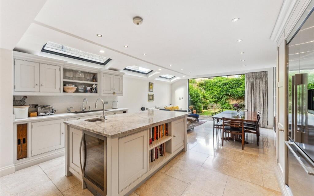 4 bed Mid Terraced House for rent in Fulham. From Hamptons Sales - Parsons Green & Fulham 4 bed Mid Terraced House for rent in Fulham. From Hamptons Sales - Parsons Green & Fulham