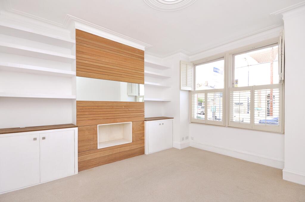2 bed 1st Floor Flat for rent in Fulham. From Hamptons Sales - Parsons Green & Fulham 2 bed 1st Floor Flat for rent in Fulham. From Hamptons Sales - Parsons Green & Fulham