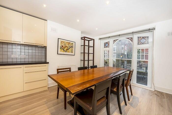 2 bed Apartment for rent in Fulham. From Hamptons Sales - Parsons Green & Fulham