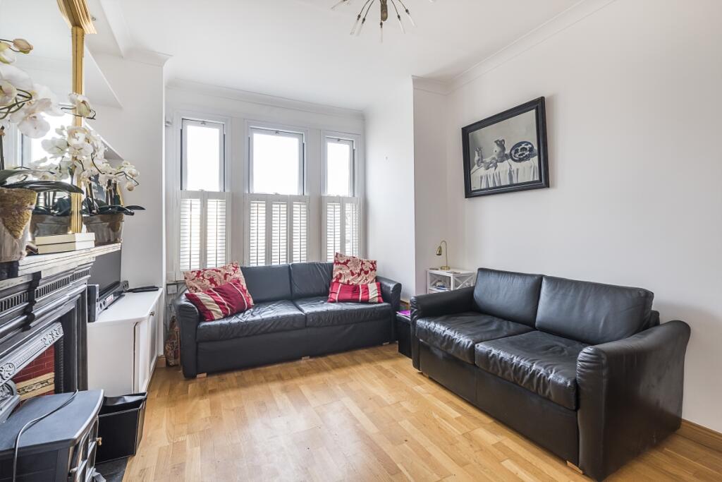 2 bed 1st Floor Flat for rent in Fulham. From Hamptons Sales - Parsons Green & Fulham 2 bed 1st Floor Flat for rent in Fulham. From Hamptons Sales - Parsons Green & Fulham