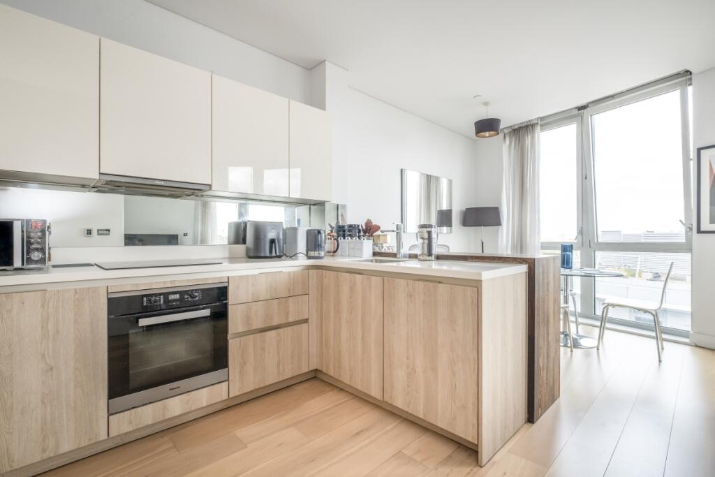 2 bed 1st Floor Flat for rent in Putney. From Hamptons - Putney
