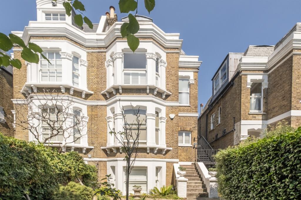 2 bed 1st Floor Flat for rent in Wandsworth. From Hamptons - Putney