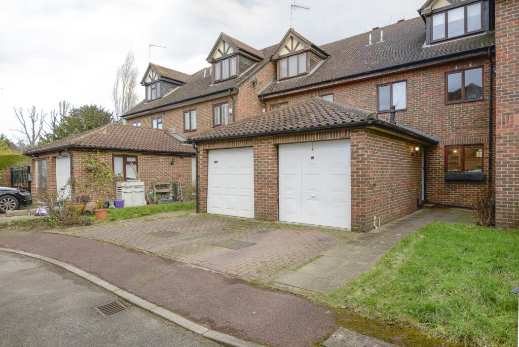 4 bed Mid Terraced House for rent in Putney. From Hamptons - Putney
