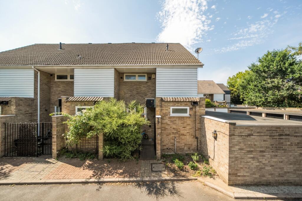 4 bed End of Terrace for rent in Putney. From Hamptons - Putney