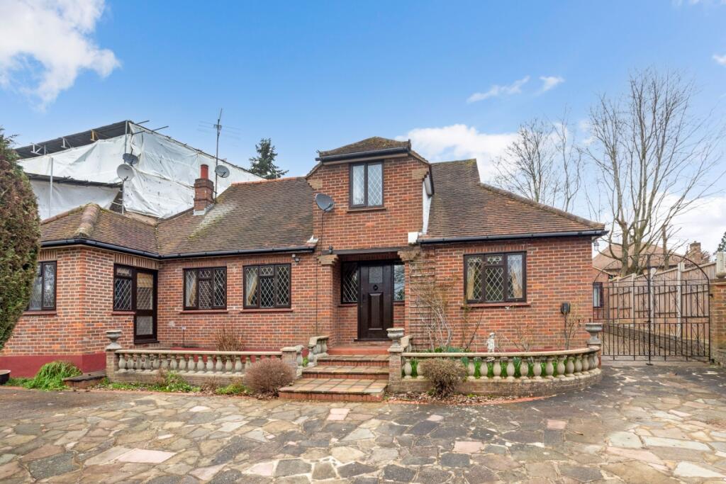 4 bed Detached House for rent in Rickmansworth. From Hamptons International Sales - Rickmansworth