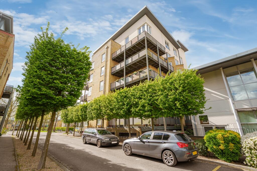 3 bed Apartment for rent in Watford. From Hamptons International Sales - Rickmansworth