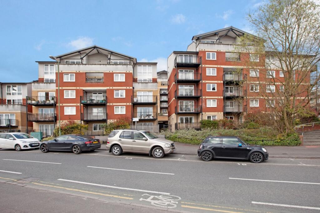 2 bed Apartment for rent in Rickmansworth. From Hamptons International Sales - Rickmansworth