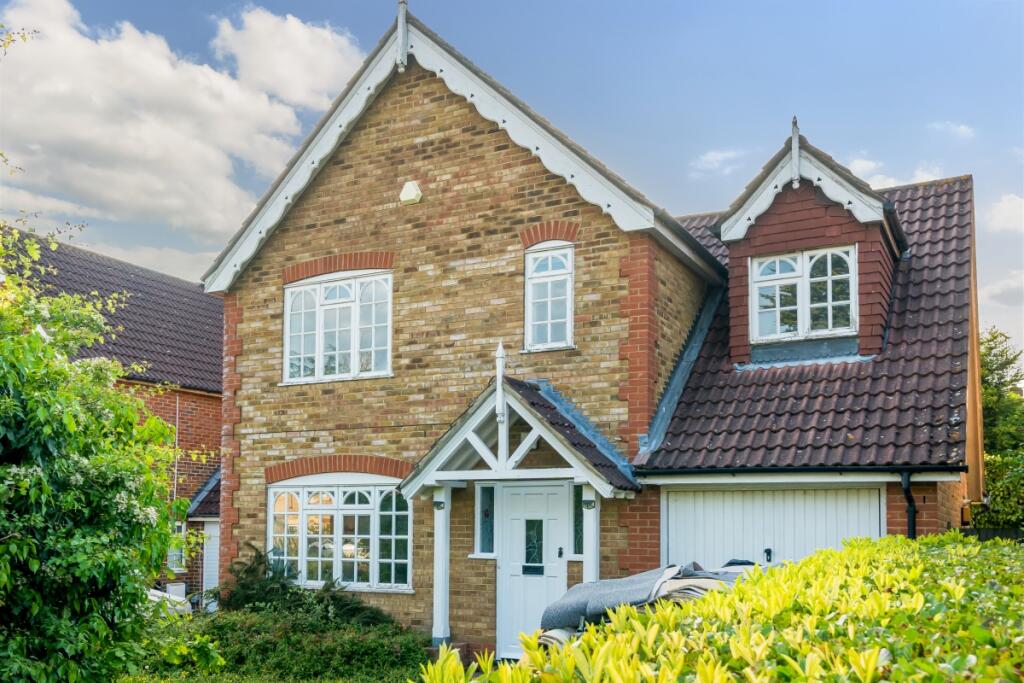 4 bed Detached House for rent in Watford. From Hamptons International Sales - Rickmansworth