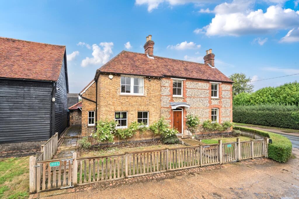 4 bed Detached for rent in Sarratt. From Hamptons Sales - Rickmansworth 4 bed Detached for rent in Sarratt. From Hamptons Sales - Rickmansworth