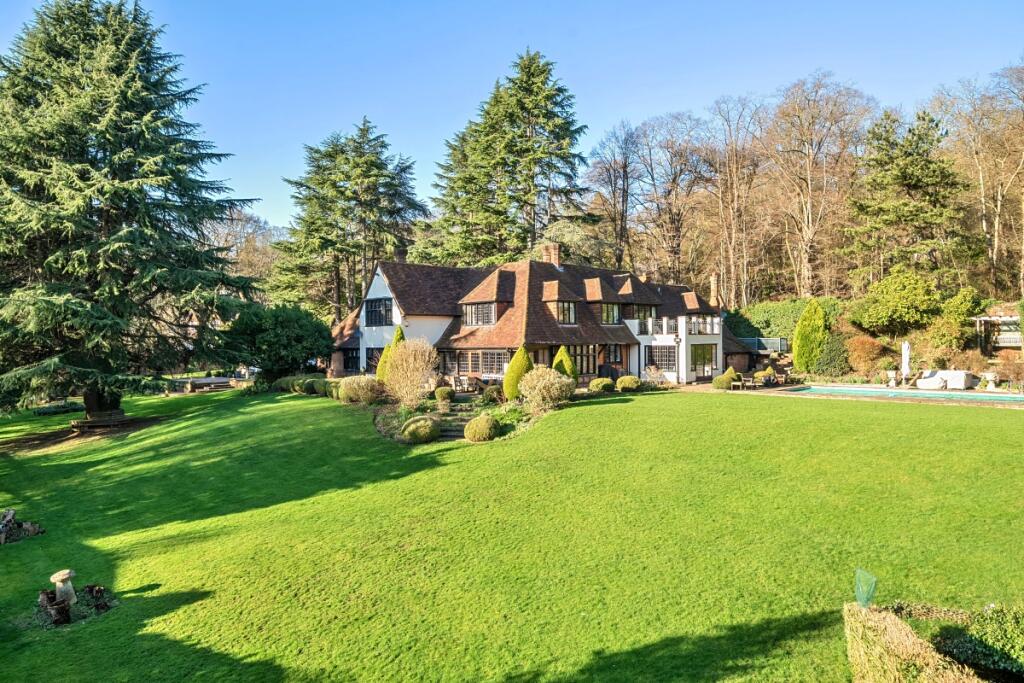 8 bed Detached for rent in Chorleywood. From Hamptons Sales - Rickmansworth
