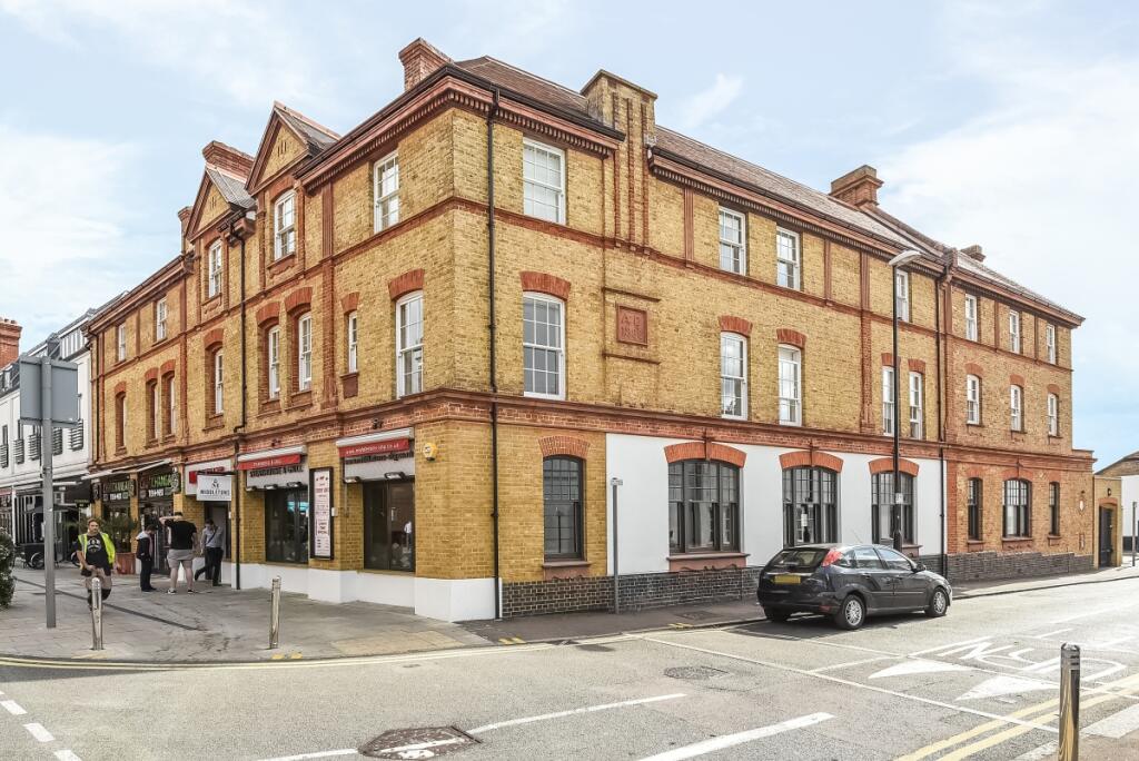 1 bed 1st Floor Flat for rent in Watford. From Hamptons Sales - Rickmansworth