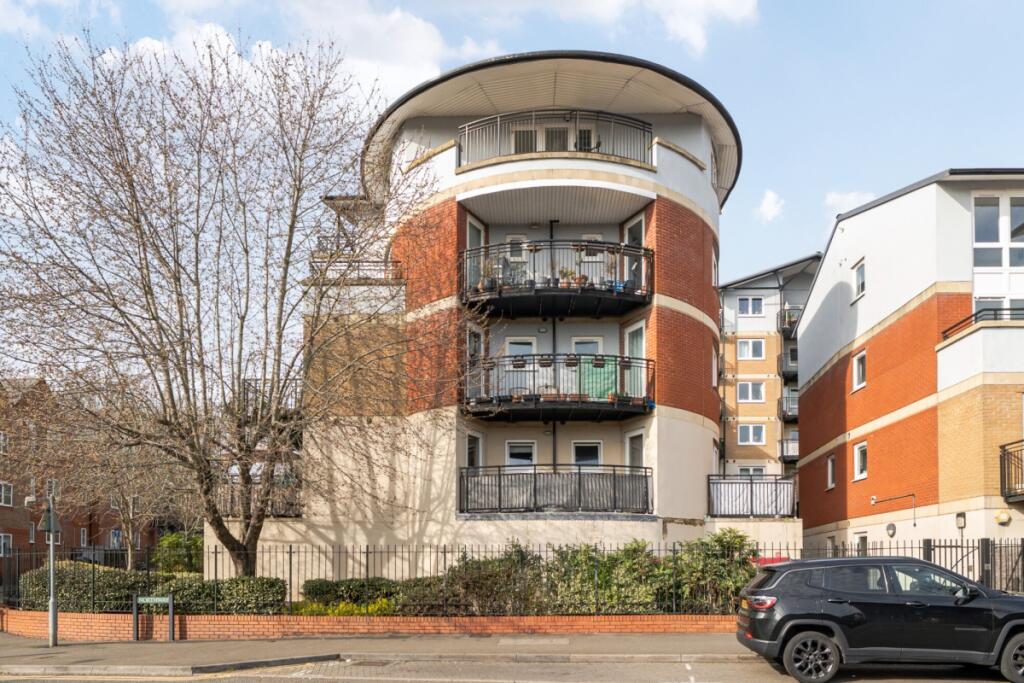 2 bed Apartment for rent in Rickmansworth. From Hamptons Sales - Rickmansworth