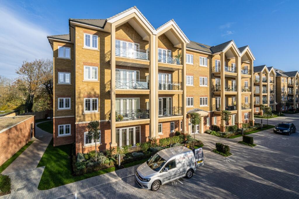 3 bed 1st Floor Flat for rent in Rickmansworth. From Hamptons Sales - Rickmansworth