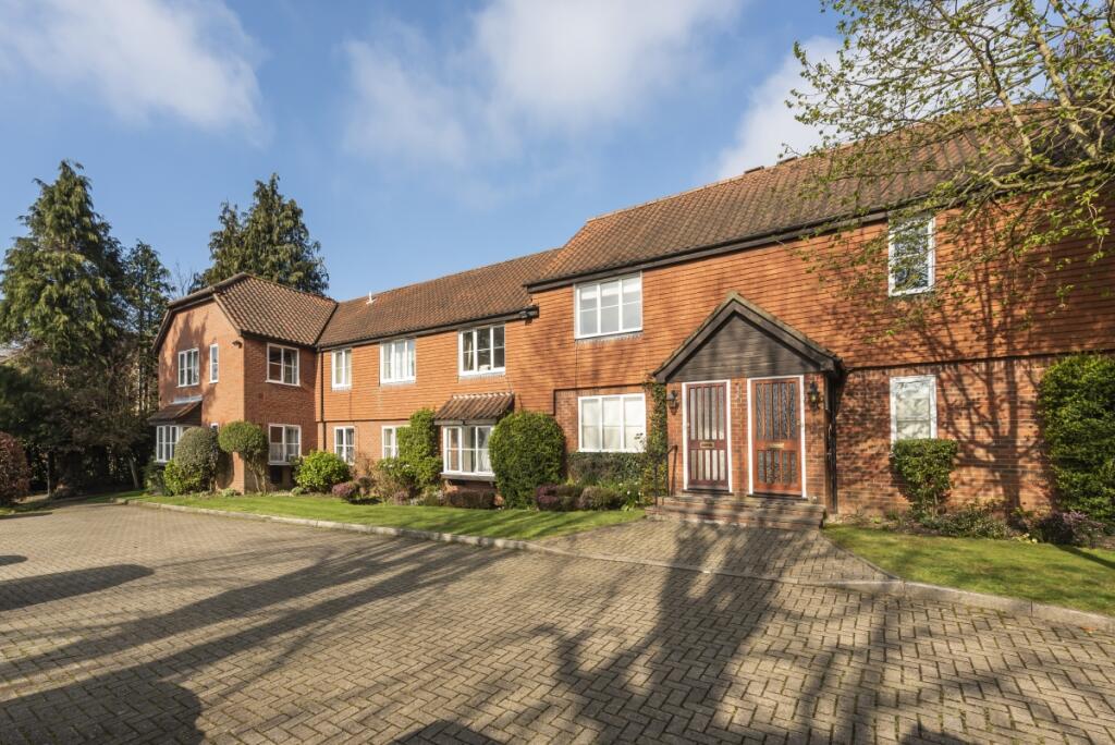 2 bed Apartment for rent in Northwood. From Hamptons Sales - Rickmansworth 2 bed Apartment for rent in Northwood. From Hamptons Sales - Rickmansworth