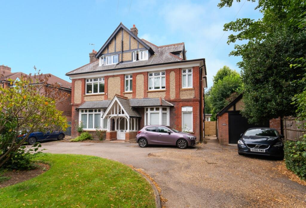 1 bed 1st Floor Flat for rent in Watford. From Hamptons Sales - Rickmansworth