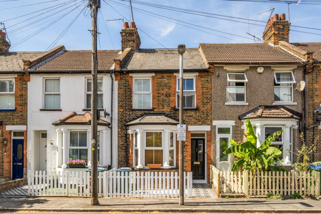 3 bed Mid Terraced House for rent in Watford. From Hamptons Sales - Rickmansworth