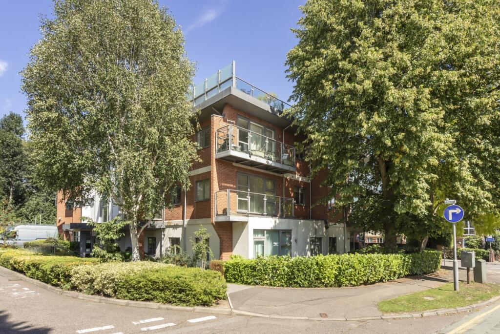 1 bed 1st Floor Flat for rent in Rickmansworth. From Hamptons Sales - Rickmansworth 1 bed 1st Floor Flat for rent in Rickmansworth. From Hamptons Sales - Rickmansworth