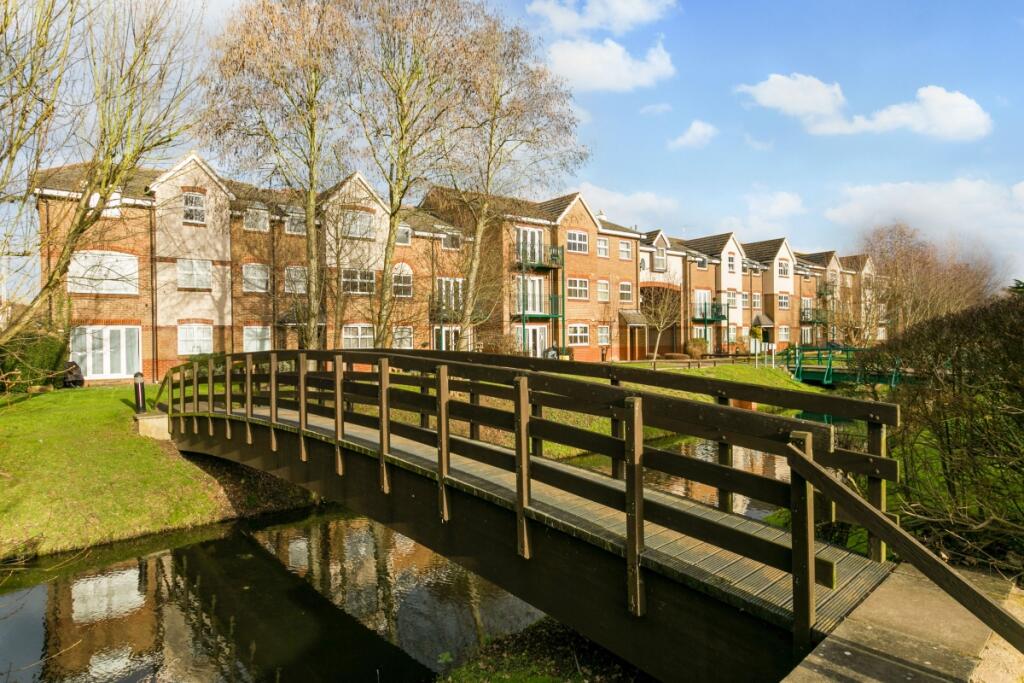 2 bed 1st Floor Flat for rent in Maple Cross. From Hamptons Sales - Rickmansworth 2 bed 1st Floor Flat for rent in Maple Cross. From Hamptons Sales - Rickmansworth