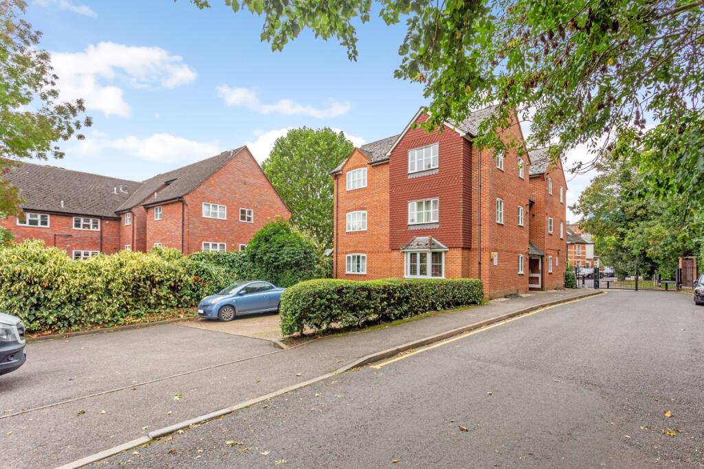 2 bed 1st Floor Flat for rent in Rickmansworth. From Hamptons Sales - Rickmansworth