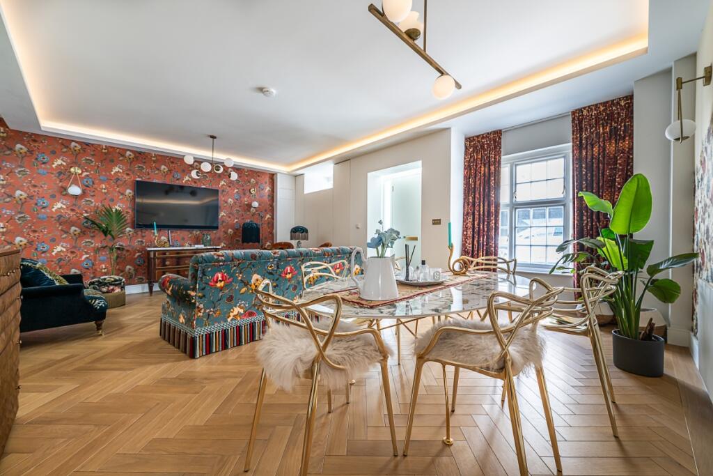 2 bed Mews for rent in Chelsea. From Hamptons - Sloane Square