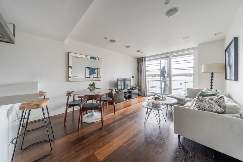 2 bed 1st Floor Flat for rent in Chelsea. From Hamptons - Sloane Square