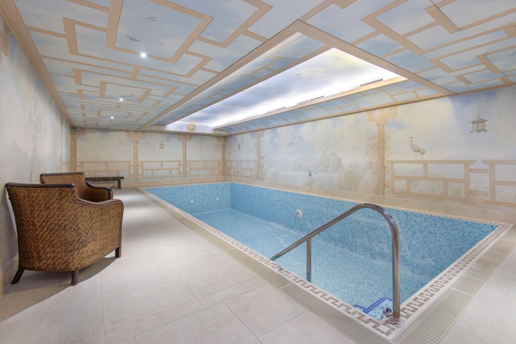 6 bed Mid Terraced House for rent in Chelsea. From Hamptons - Sloane Square