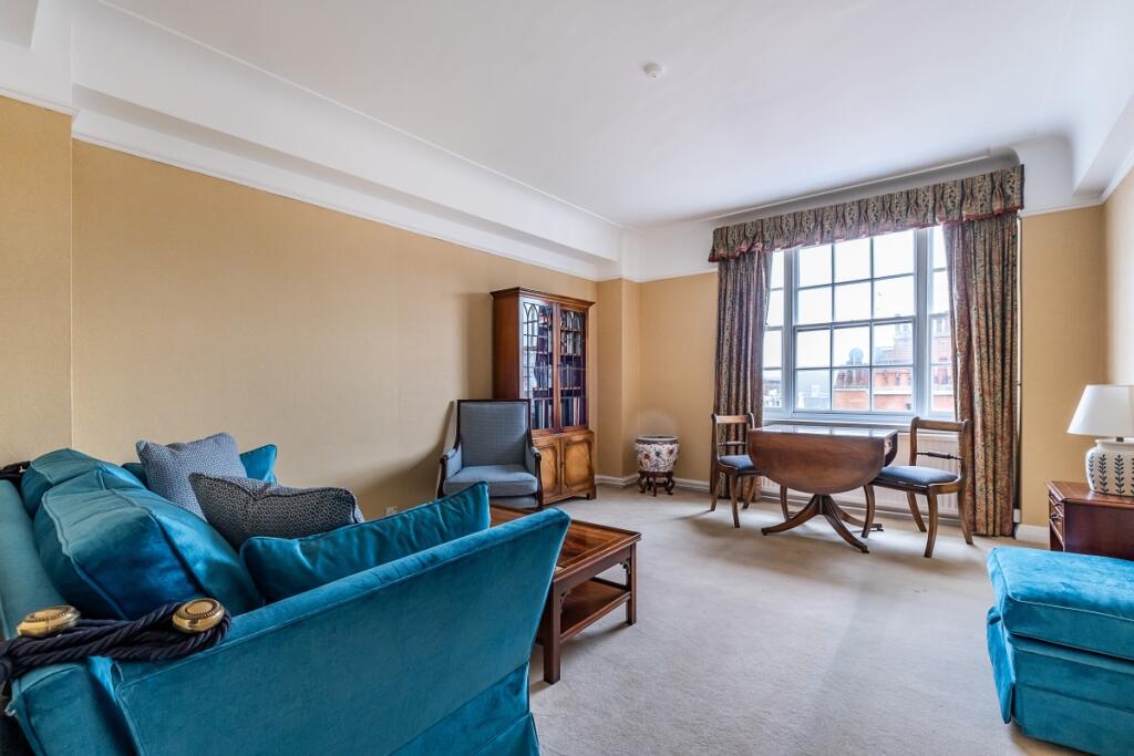 2 bed 1st Floor Flat for rent in Chelsea. From Hamptons - Sloane Square