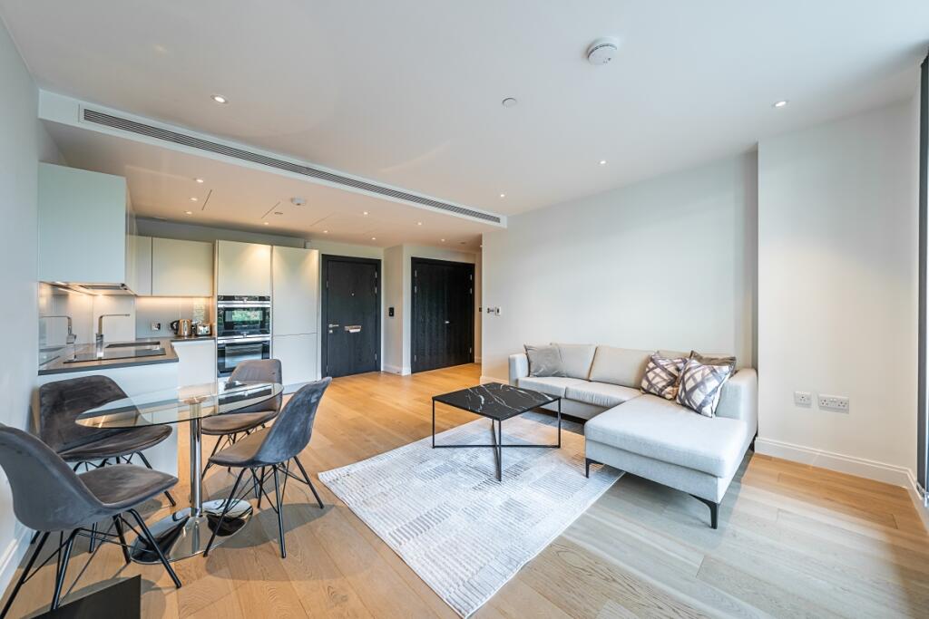 1 bed 1st Floor Flat for rent in Battersea. From Hamptons - Sloane Square