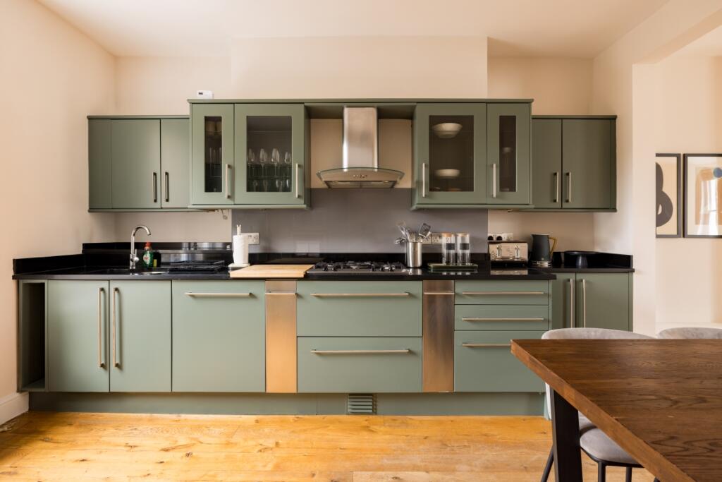 2 bed 1st Floor Flat for rent in Chelsea. From Hamptons - Sloane Square