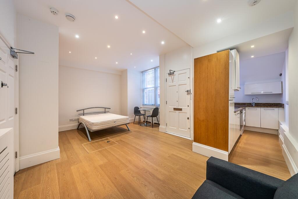 4 bed Apartment for rent in Chelsea. From Hamptons - Sloane Square
