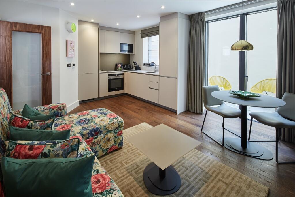 1 bed 1st Floor Flat for rent in Chelsea. From Hamptons - Sloane Square