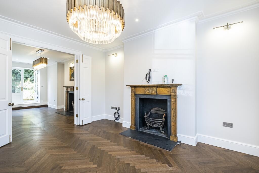 4 bed Mid Terraced House for rent in Chelsea. From Hamptons - Sloane Square