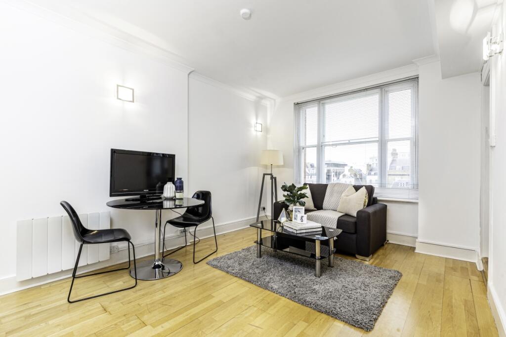 4 bed 1st Floor Flat for rent in Westminster. From Hamptons - Sloane Square