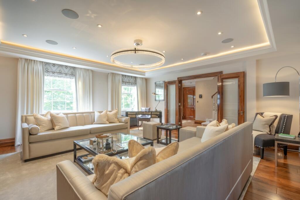 2 bed Apartment for rent in Westminster. From Hamptons - Sloane Square