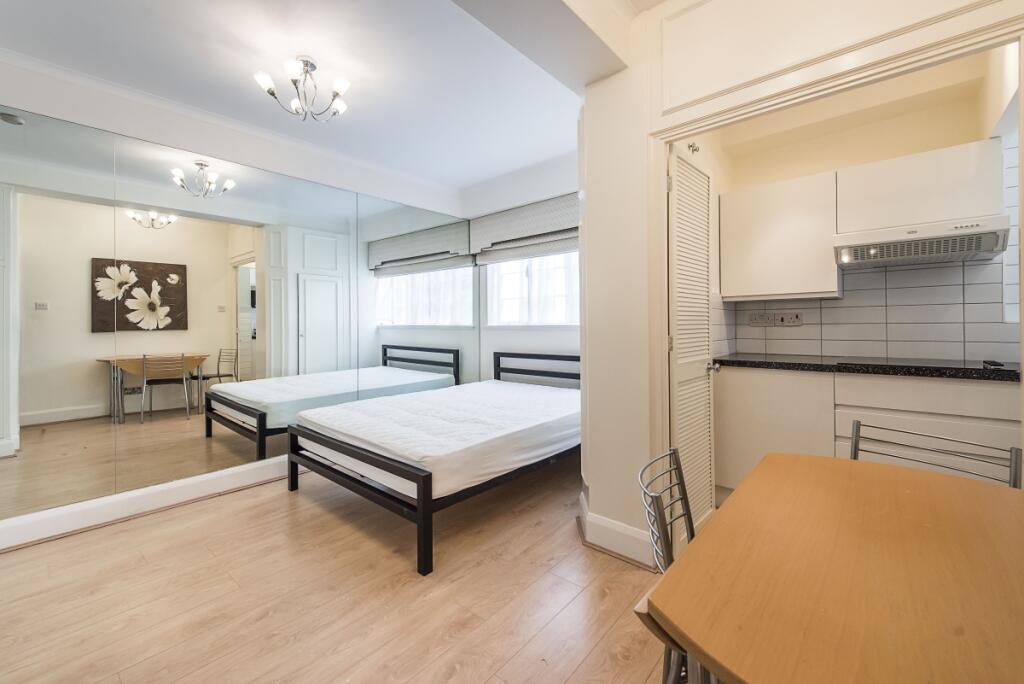 4 bed 1st Floor Flat for rent in Chelsea. From Hamptons - Sloane Square