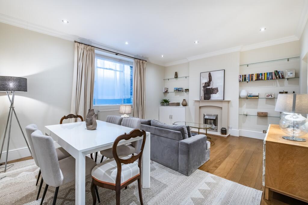2 bed 1st Floor Flat for rent in Chelsea. From Hamptons - Sloane Square 2 bed 1st Floor Flat for rent in Chelsea. From Hamptons - Sloane Square