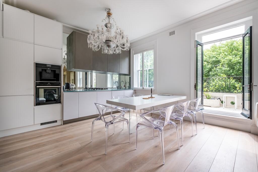 2 bed 1st Floor Flat for rent in Chelsea. From Hamptons - Sloane Square 2 bed 1st Floor Flat for rent in Chelsea. From Hamptons - Sloane Square