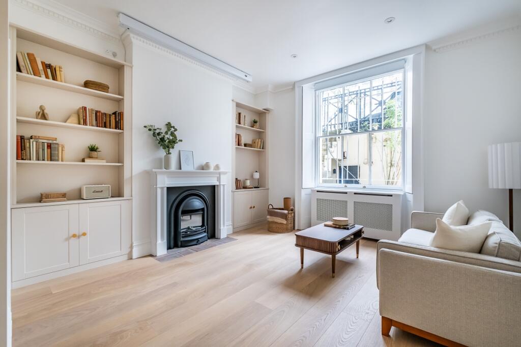 4 bed 1st Floor Flat for rent in Chelsea. From Hamptons - Sloane Square