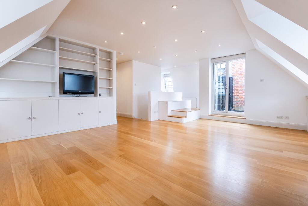 3 bed Penthouse for rent in Chelsea. From Hamptons - Sloane Square 3 bed Penthouse for rent in Chelsea. From Hamptons - Sloane Square