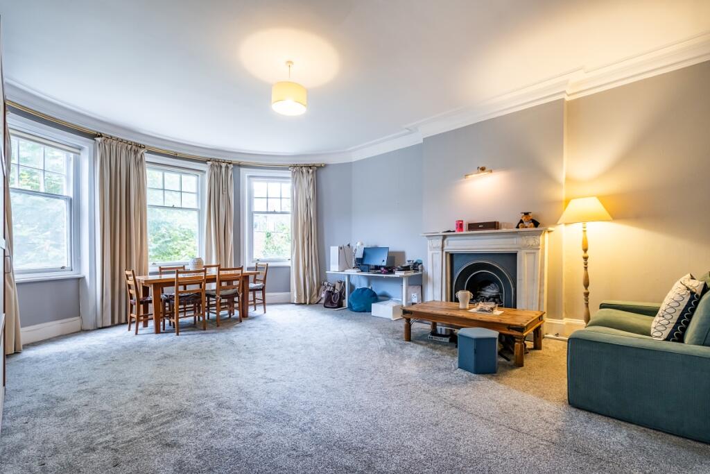 1 bed 1st Floor Flat for rent in Chelsea. From Hamptons - Sloane Square