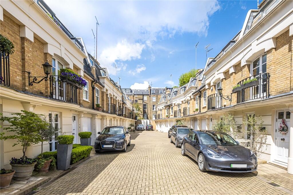 3 bed Mews for rent in Paddington. From Hamptons International Sales - St. Johns Wood