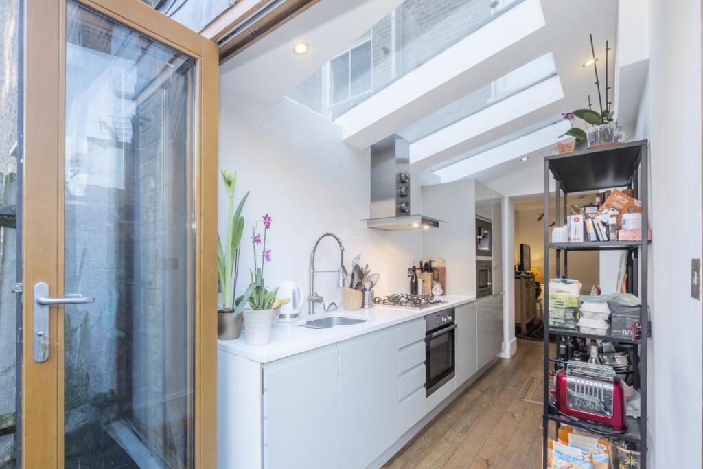 3 bed Apartment for rent in Paddington. From Hamptons International Sales - St. Johns Wood