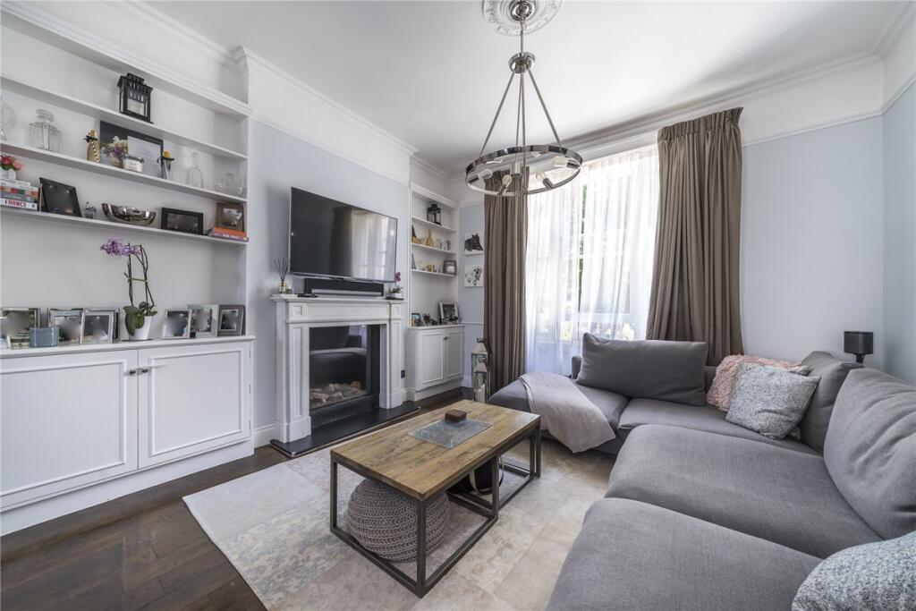 3 bed 1st Floor Flat for rent in Paddington. From Hamptons International Sales - St. Johns Wood