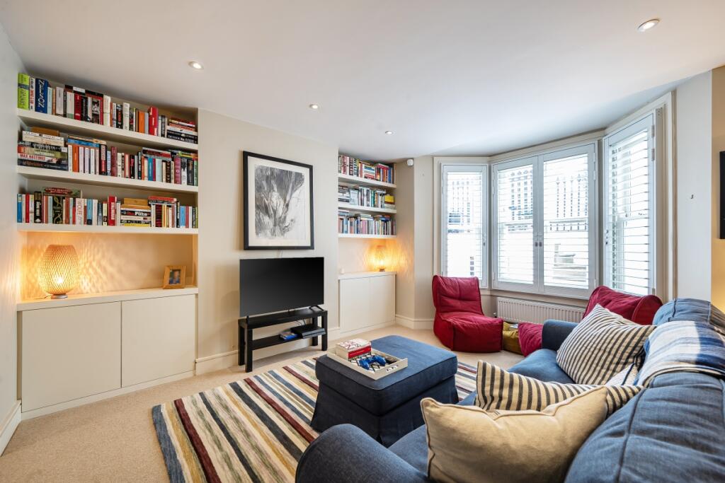 1 bed 1st Floor Flat for rent in Paddington. From Hamptons International Sales - St. Johns Wood
